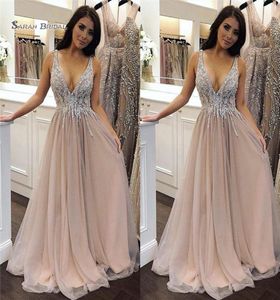 2019 Vestido de noche Aline con cuello en V, tul sin mangas, apliques y cuentas, vestido de ocasión para niñas hecho a medida 8129261