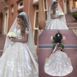 2019 Arabisch Off The Shoulder Lace A Line Trouwjurken Tulle Applique Court Train Wedding Bruidsjurken met Lace Up Back BC2285