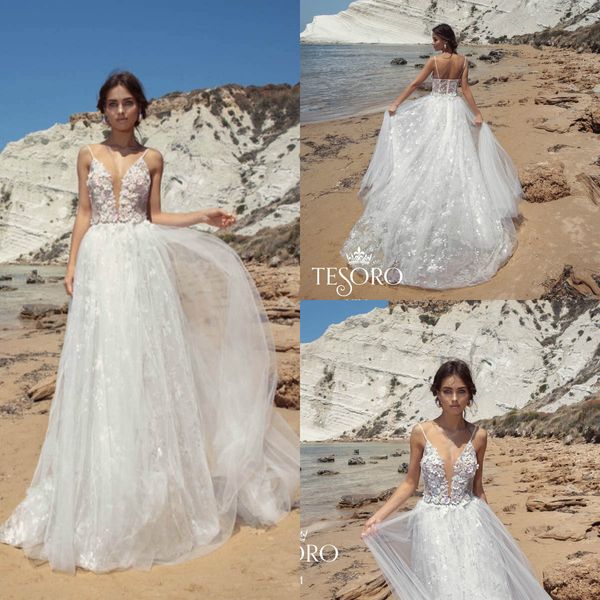 2019 Vestidos de novia de playa Encaje de espagueti 3D Apliques florales Tren de barrido Por encargo Vestidos de novia que fluyen Vestido de novia bohemio de Boho