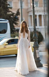 2019 Berta Robes De Mariée Bohème Col En V Profond Dentelle Appliques Sexy Dos Nu Une Ligne Robe De Mariée De Plage À Manches Longues Boho Chic Brid3472