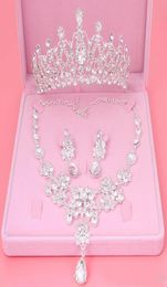 2019 Bling Bling Set Crowns ketting oorbellen Legering Crystal Sounds Bruids Jewelry Accessories 2017 Wedding Tiaras Headpieces HAI9201877