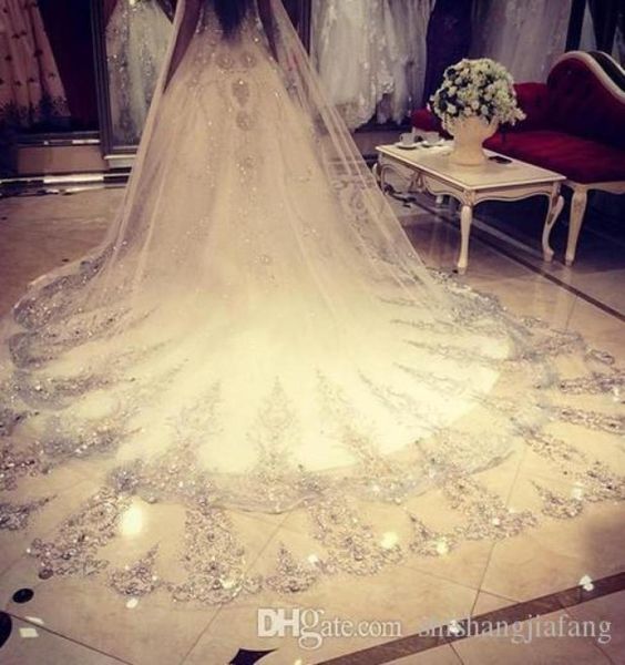 2019 Bling vendre voile de mariage 3 mètres de longueur largeur cristaux strass dentelle BlingBling cathédrale voiles de mariée avec Comb2850251