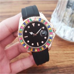 2019 Merk Kleur Diamant Armband Casual Quartz Horloge mannen Rubber Riem Jurk Horloge Relogio Feminino heren Horloge Sal195E