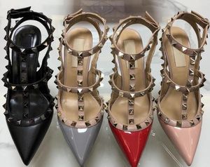 2023 marque femmes pompes chaussures de mariage femme talons hauts sandale Nude mode cheville sangles Rivets chaussures Sexy talons hauts chaussures de mariée