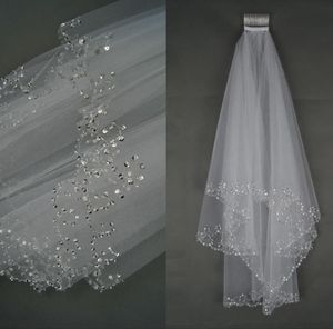 2019 Bridal Veils Vele Veille de mariée Robe de mariée Perles de robe de mariée Edge Tulle deux couches avec peigne Ivoire blanc pas cher en stock7940995