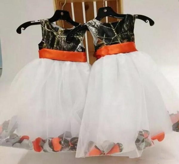 Vestidos de chicas de flores de camuflaje 2019 Jewel A Line Organza Back Zipper First Communion Dress Girls Pageant Dress Garden Fo6259586
