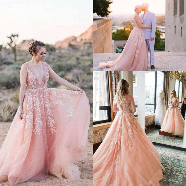 2019 charmantes robes de mariée de plage rose fard à joues avec dos nu sexy perles à col en V profond appliques de dentelle pays jardin robes de mariée sur mesure