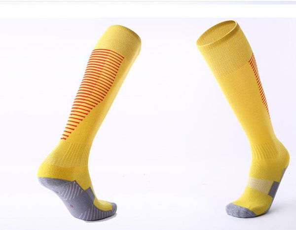 2019 chaussettes de football antidérapantes pour enfants adultes bon marché sur le genou chaussettes de tube épaisses avec fond de serviette chaussettes de sport confortables et résistantes à l'usure