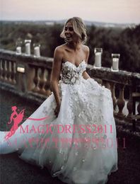 2019 Robes de mariée en ligne bon marché avec des applications de flore 3D Sweep Train Country Bridal Robes de mariage sur mesure Custo2754243