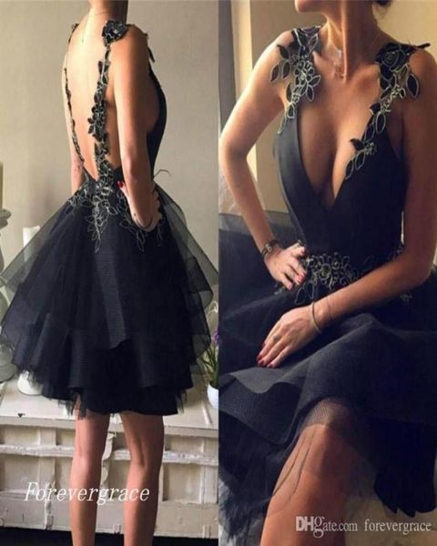 2019 Little Black Tulle jupes Robe Homecoming A Line Short Juniors Sweet 15 Cocktail Graduation Robe plus taille Cust3388154