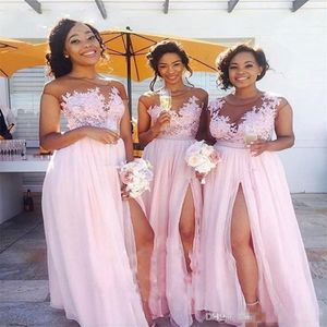 2019 Goedkope roze bruidsmeisje jurken lang voor bruiloften chiffon cap mouwen illusie kanten appliques zijkant split vloer lengte bruidsmeisje 2317