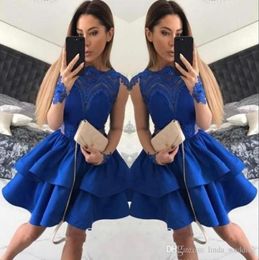 2019 Robe cocktail bleu royal bon marché à manches longues en dentelle appliquée courte semi-semi-club porte la robe de fête à la maison plus taille 1273334