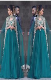 2019 Goedkope sexy groenblauw groene tule prom -jurken met cape v nek kanten appliques kralen moslim kralen lange feestjurk plus size zelfs2992796