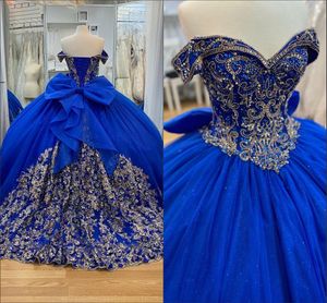 Sparkly Royal Blue Prom Dresses 8th Grade 2023 Beading Crystal Gold Floral Lace Applique A-lijn Quinceanera jurk Zoet 15 formeel feestje buiten de schouder