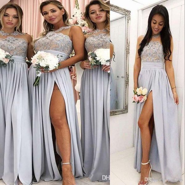 Vestidos de dama de honor plateados Cuello largo de joya Apliques de encaje Sin mangas Barato de gasa Tren de barrido Frente Dividido Hasta el suelo Vestidos de boda para invitados