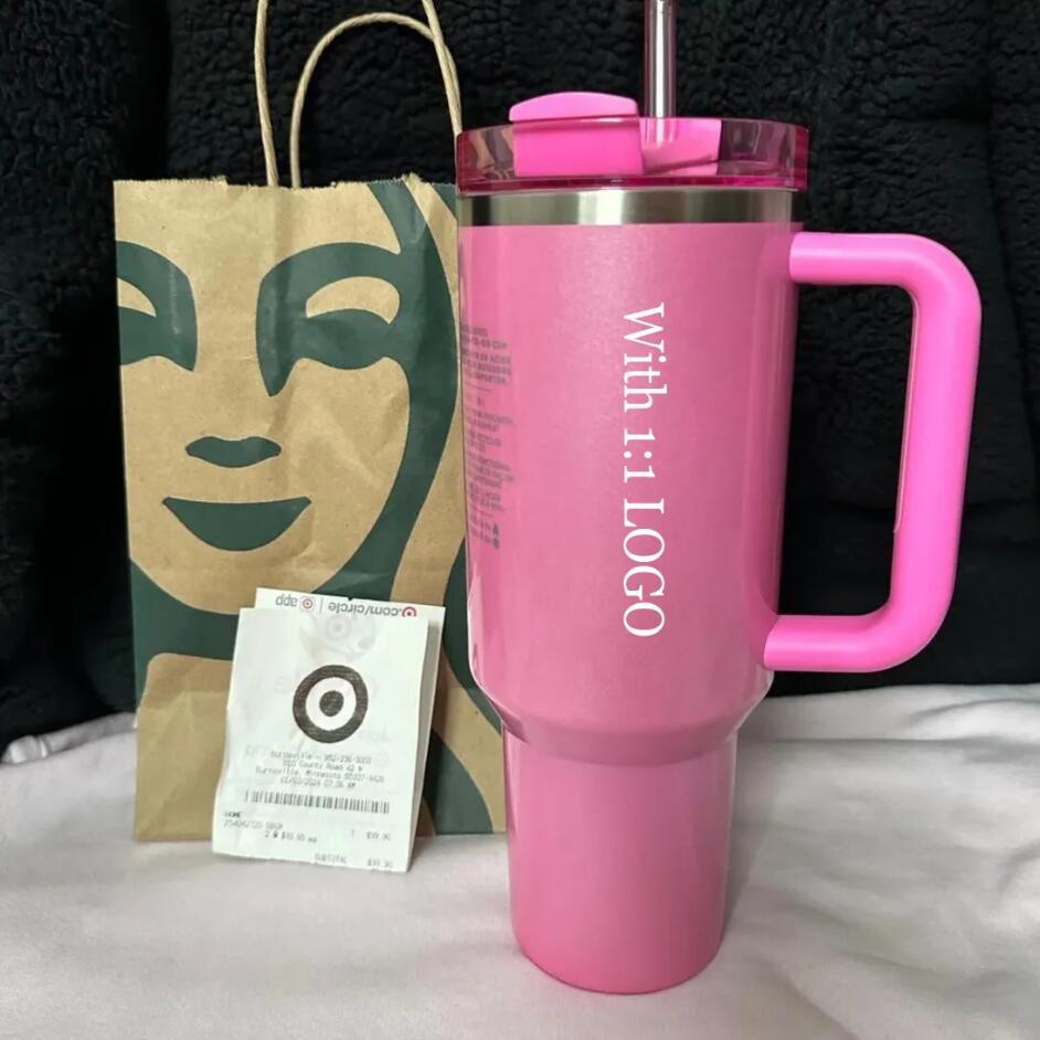 40oz Quencher Tumblers Winter Pink Co-märke Cosmo Parade Flamingo Rostfria stålkoppar med silikonhandtag Lock och halm Target Red Holiday Car Mugs 0226