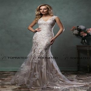 2019 Elegantes vestidos de novia de encaje Sirena Vestido de novia con escote redondo Botón cubierto en la espalda Marfil Desnudo Tren de la corte Amelia Sposa Cus300M