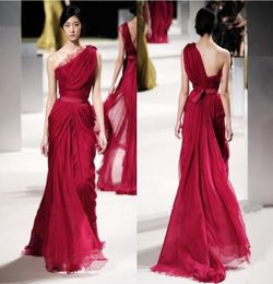 2019 Elie Saab Long Red Evening Celebrity -jurken Lace Applique One Shoulder Backless Pleit Chiffon Runaway Dress Formal Jurk3068466