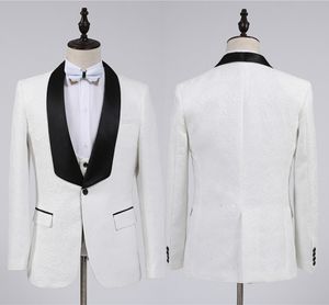 Moda Blanco Novio Esmoquin Padrinos de boda Un botón Cuello chal Mejor traje de hombre Trajes de chaqueta de boda para hombres (chaqueta + pantalones + chaleco + pajarita)