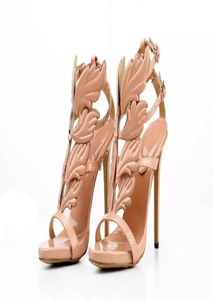 2019 Golden Metal Wings Lea Leaf Sandal Sandal Tisos altos zapatos Mujeres Sandalias metálicas 7858059