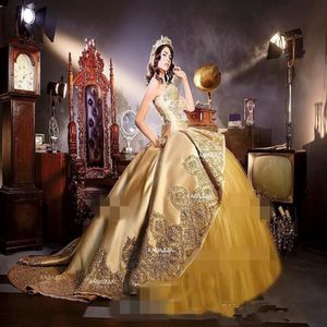 2019 Gorgeous Robes de bal robe de bal applique en or avec train détachable