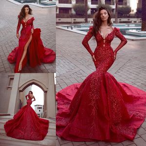 2019 magnifique robe de bal sirène rouge à manches longues col en V dentelle perlée occasion formelle Sesy robe de soirée fendue arabe caftan Party336O