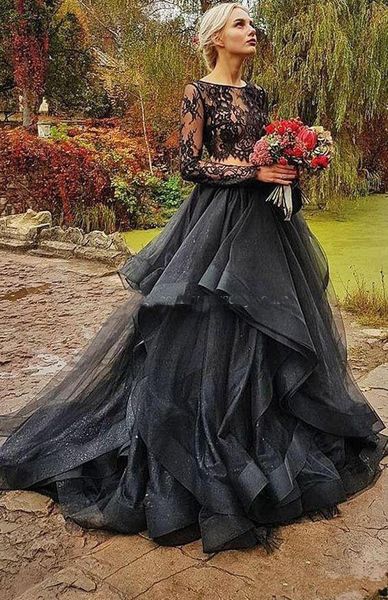 2019 Vestidos de novia de encaje gótico Cuello oblicuo Manga larga Volantes Vestido de fiesta de tul Vestidos de novia de dos piezas Vestidos de novia elegantes Cremallera