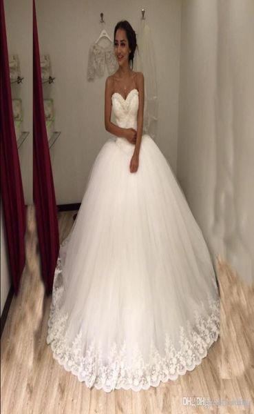 2019 Robe de mariée gracieuse Vintage Prictuness Sweetheart appliquée en dentelle longue dinde arabe Dubaï Robe nuptiale personnalisée 4420192