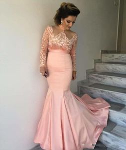 2019 Halter Décolleté Robes De Soirée En Dentelle Manches Longues Robes De Bal Sirène Balayage Train Formelle Occasion Spéciale Robe