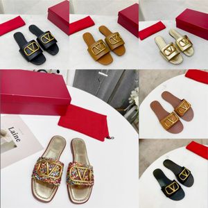 Diseñador Clásico Moda Nuevas sandalias para mujer V Logotipo dorado Firma Cuero granulado Elementos decorativos Zapatillas