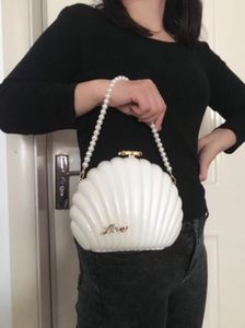 Retro CoCo Modetassen Dames Avondtasje zwart wit Parelschelp handtassen voor charme Dames Kerstcadeau parels polsbandje tassen Clutch Portefeuilles met Originele doos