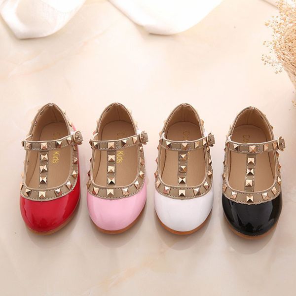 2019 vente chaude filles mode sandales enfants chaussures en cuir enfants Rivets loisirs baskets enfants princesse chaussures de danse