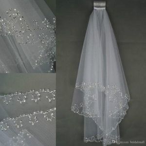 2019 En Stock Voiles De Mariage Cristaux 2 Couches À La Main Crescent Edge Accessoires De Mariée Blanc Et Ivoire Voiles De Mariée Perles Avec Com317x