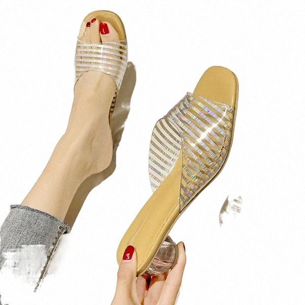 2022 Les célébrités d'Internet portent des sandales de mode en dehors du mot ceinture transparente femmes avec des talons épais talons en cristal pantoufles de sandales sexuelles