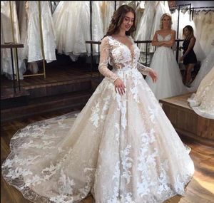 2019 Lace A Line Vestidos de novia Vestido de novia con cuello en V profundo Mangas largas transparentes Apliques transparentes Vestidos de boda baratos Vestidos de tren de barrido