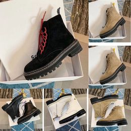 2019 últimas botas de diseñador para mujer flamingo love arrow medal cuero grueso 34-41 zapatos de mujer