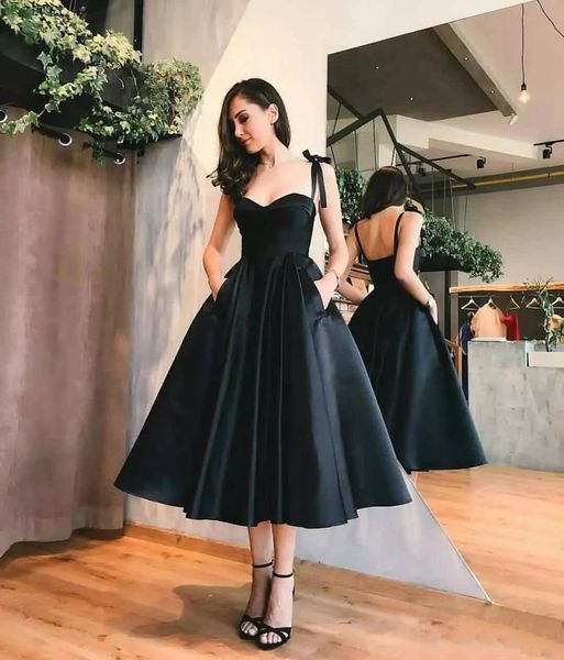 Petite robe de bal noire bretelles spaghetti une ligne nouvelle conception classique longueur de thé robes de soirée noires robe de retour formelle