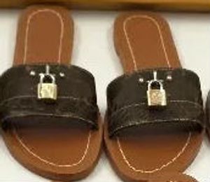 2019 verrouillez-le en cuir Designer Sandals mode 35-41 Sandale femme Marque cheval avec boîte mode dame Sac à poussière Mini pantoufles pantoufles plates