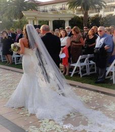 2019 Velos de novia largos Elegante 2016 Velos de novia de la catedral Borde de encaje Un nivel Accesorios para la novia de la iglesia Velo de novia largo barato8593506