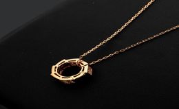 2019 Mode de luxe nouveau créateur de marque pour les femmes collier os intervalle diamant pendentif collier amour collier bijoux en gros9321763