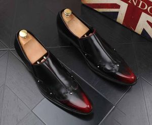 2019 Hombres puntiagudos Remache costura Oxfords zapatos planos Diseñador de la marca Hombre Vestido de regreso a casa Zapatos de baile de boda zapatos hombre