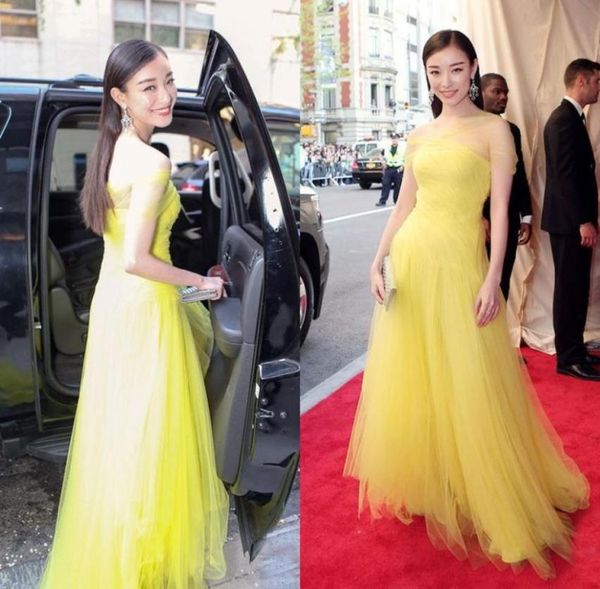 2019 Met Gala Ni Ni Robes de bal élégantes Met Met Ball Soft Tulle Yellow Robes de soirée Long Formal sans bretelles Magnifique célébrité rouge Car6541444