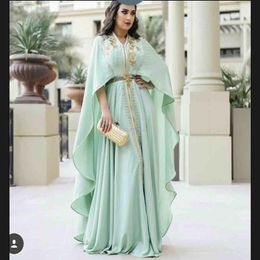 2019 Mint Groene Caftan Avondjurken Lange Mouw Gouden Applicaties Borduren Rits Kaftan Prom Jassen Arabische Abaya Plus Size Forma177f