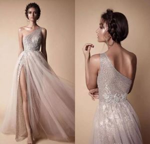 2019 Moderne Prom Dresses Sexy One Shoulder A Line High Split Side Sequin Lange Avondjurken Backless Custom Made Silver Party Dress