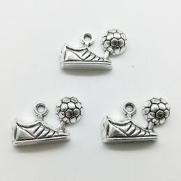 2019 Nieuwe 100 stks Voetbalschoenen Charms Hangers Retro Sieraden Accessoires DIY Antieke Zilveren Hanger Voor Armband Oorbellen Sleutelhanger 24 * 15mm