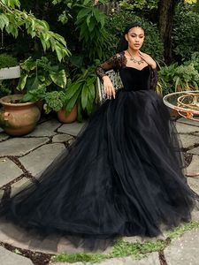 2023 Noir Gothique Une Ligne Robes De Mariée Velours Manches Longues En Dentelle Vintage Boho Robes De Mariée Sexy Dos Ouvert Avec Tulle Balayage Robe De Train Pour Les Mariées