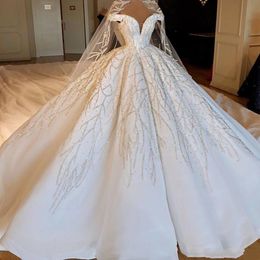 2022 Luxe Sparkly Arabisch Off Schouder Baljurk Trouwjurken Kant Pailletten Crystal Beaded Open Back Chapel Train Plus Size Bridal Towns