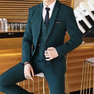 2019 Nuevo Back Vent Novio Tuxedos muescas solapa Padrino de boda El mejor hombre Dos bolsillos para hombre trajes de boda Novio (chaqueta + pantalones + chaleco + corbata)