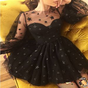 2019 Nieuwe zwarte kanten baljurk met lange mouwen, korte homecoming-jurken, cocktailparty-jurken, Sweet 16-jurken
