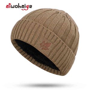 2019 nueva moda de invierno para hombre, gorro de punto, bufanda, marca de hoja de arce, forro grueso, además de terciopelo, sombrero informal, color sólido, gorro suave, Y21111